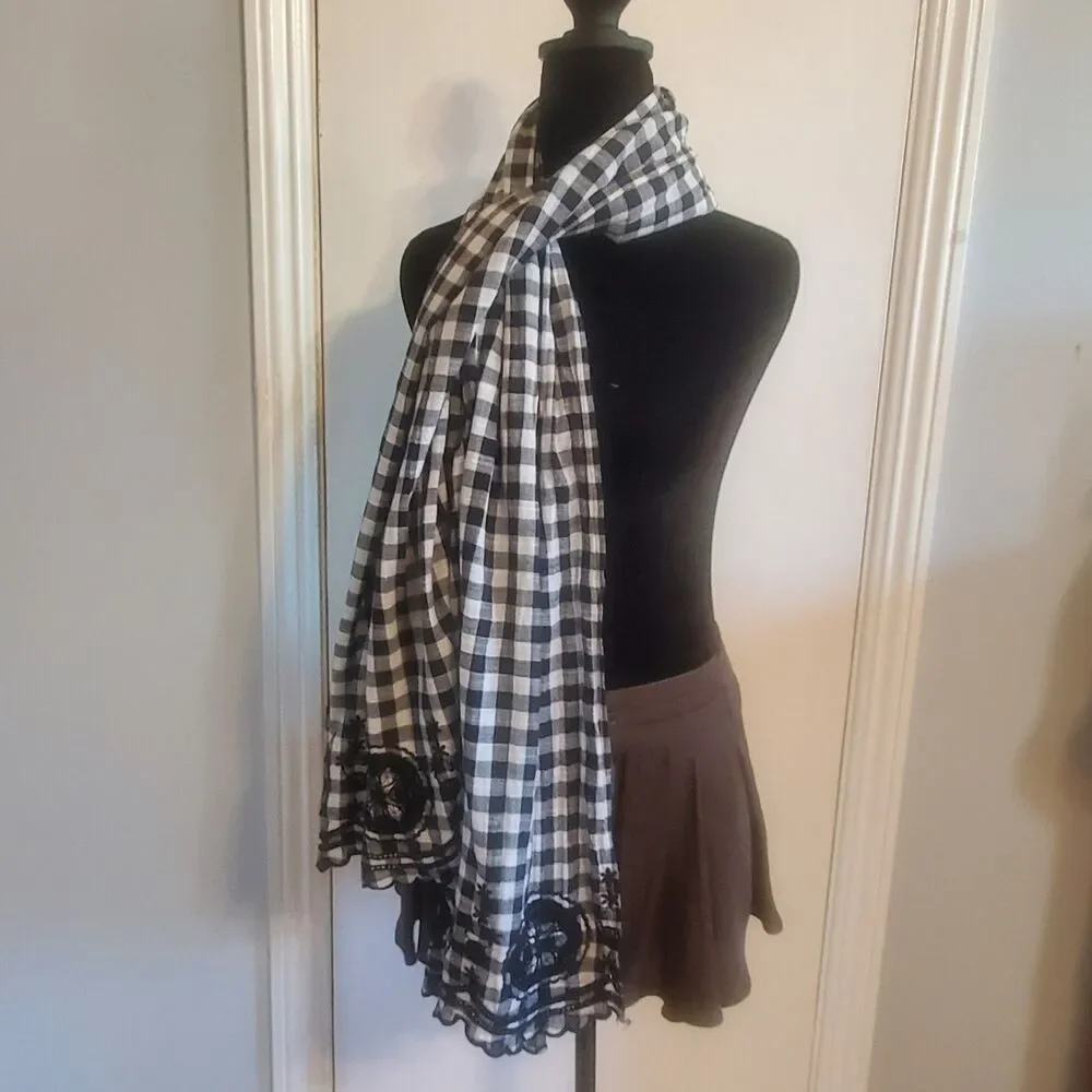 Talbots Women's Cotton Gingham Embroidered floral Scarf Scalloped Hem Cottage